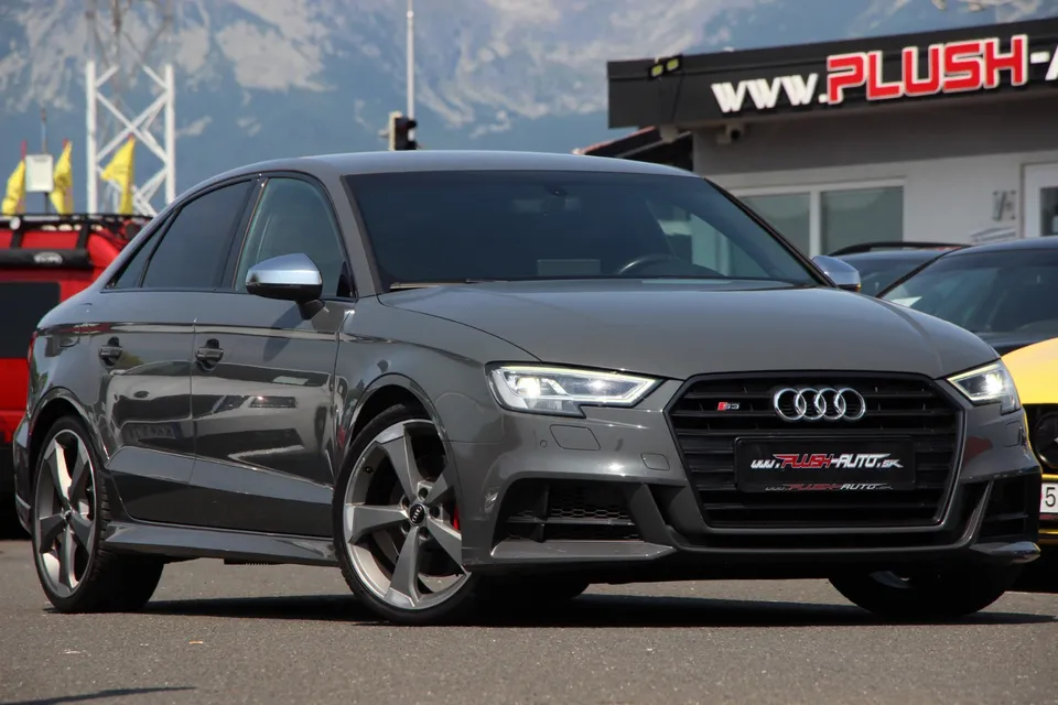Audi S3/S3 Sportback S3 Limousine 2.0 TFSI S-tronic Quattro
