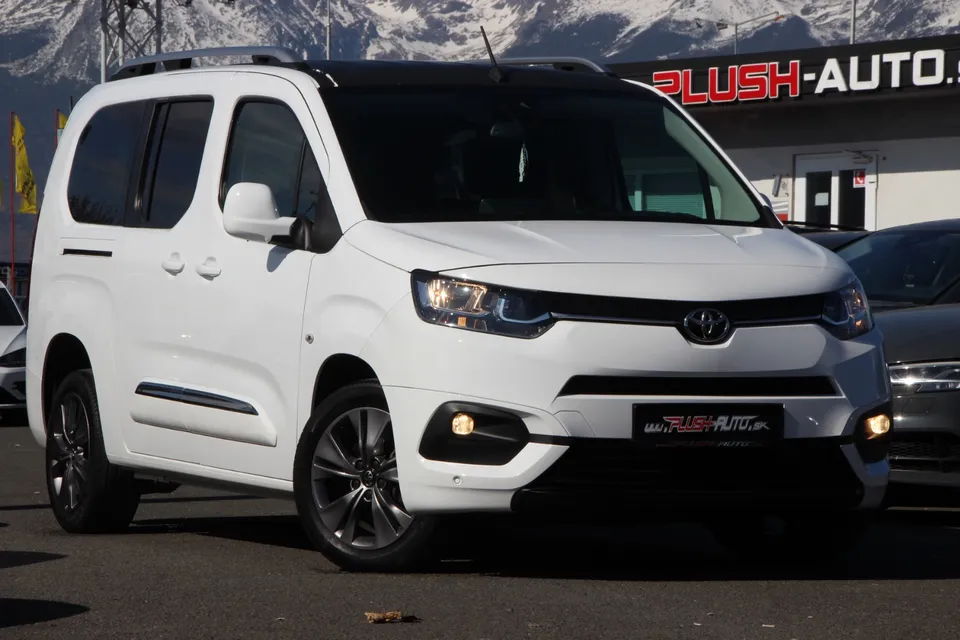 Toyota Proace City Verso 1.2T 110 Long Family